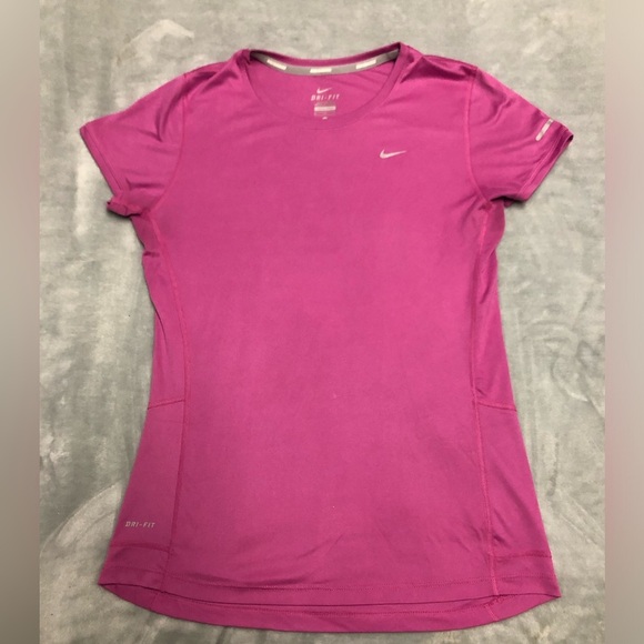 Nike Tops - 🌻Nike Workout Shirt